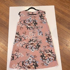 Summer loose fitting dress